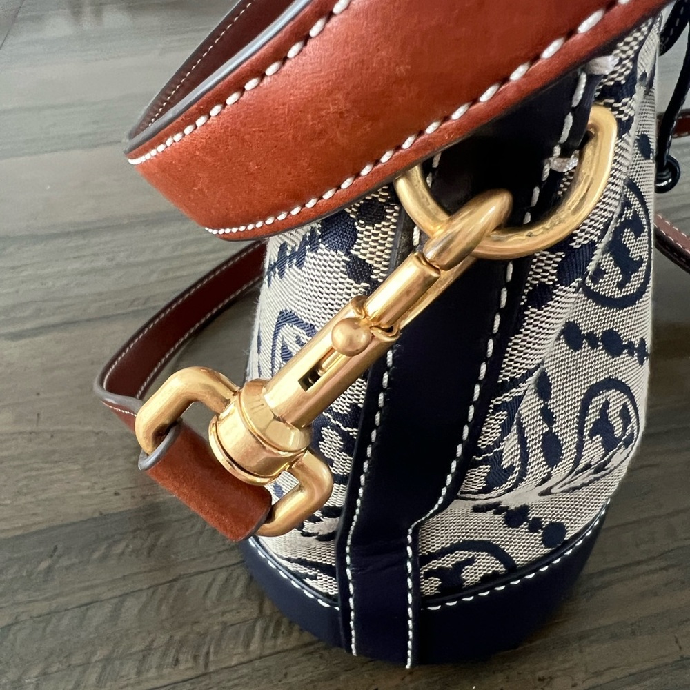 Tory Burch Navy and Brown Monogram Jacquard Bucket Bag - Picture 7 of 9